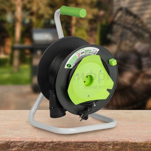 Удлинитель на пластик. катушке 1х30м без заземл. 6А IP44 GREEN LINE GAZ-2x0.75-30m ПВС 2х0.75 Эра Б0065111
