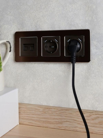 Рамка 3-м BRITE РУ-3-1-Бр метал. коричн. RE AL IEK BR-M32-M-21-K30 Рамка 3-м BRITE РУ-3-1-Бр метал. коричн. RE AL IEK BR-M32-M-21-K30