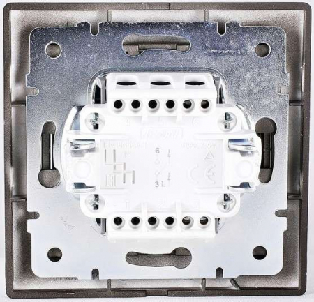 Рамка 2-м Mira горизонт. черн. бархат LEZARD 701-4200-147 Рамка 2-м Mira горизонт. черн. бархат LEZARD 701-4200-147