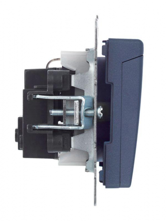 Розетка BRITE РСбш10-3-БрМ 16А IP20 с заземл. защ. шторки с крышкой механизм маренго IEK BR-R16-16-K35 Розетка BRITE РСбш10-3-БрМ 16А IP20 с заземл. защ. шторки с крышкой механизм маренго IEK BR-R16-16-K35