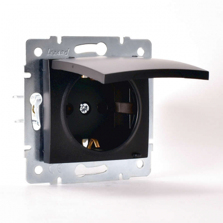 Розетка 1-м СП Karina с заземл. с крышкой термопласт механизм черн. бархат LEZARD 707-4288-123B Розетка 1-м СП Karina с заземл. с крышкой термопласт механизм черн. бархат LEZARD 707-4288-123B