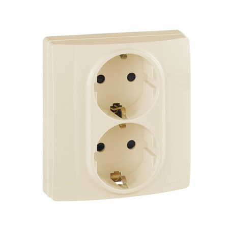 Розетка 2-м СП Etika 16А IP31 250В 2х2P+E с заземл. защ. шторки немецк. стандарт безвинт. клеммы сл. кость Leg 672333 Розетка 2-м СП Etika 16А IP31 250В 2х2P+E с заземл. защ. шторки немецк. стандарт безвинт. клеммы сл. кость Leg 672333