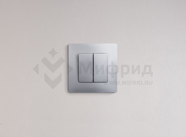 Выключатель 2-кл. 1п 1мод. СП Etika 10А IP20 250В 10AX автоматические зажимы механизм алюм. IEK 672402