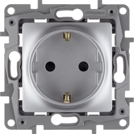 Розетка 1-м СП Etika 16А IP31 250В 2P+E с заземл. защ. шторки немецк. стандарт винтов. клеммы механизм алюм. IEK 672422 Розетка 1-м СП Etika 16А IP31 250В 2P+E с заземл. защ. шторки немецк. стандарт винтов. клеммы механизм алюм. IEK 672422