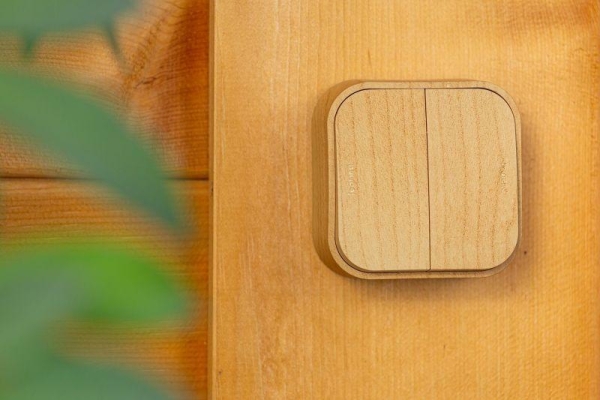 Выключатель 2-кл. ОП Quteo 10А IP20 10AX дерево IEK 782262 Выключатель 2-кл. ОП Quteo 10А IP20 10AX дерево IEK 782262