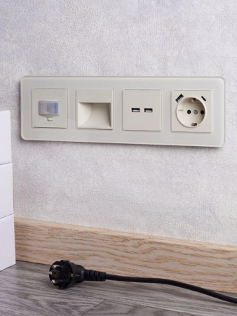 Розетка BRITE USB A+A 3.1А РЮ10-1-БрКр механизм беж. IEK BR-U21-D31-K10