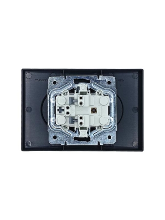 Розетка 2-мест. с/з СП ZIMA IP20 16А ПБТ безвинт. зажим черн. бархат LEZARD 704-4200-127BQC Розетка 2-мест. с/з СП ZIMA IP20 16А ПБТ безвинт. зажим черн. бархат LEZARD 704-4200-127BQC