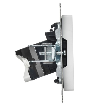 Розетка компьютерная СП BRITE РК11-БрАБ RJ45 кат.6 механизм арктич. бел. IEK BR-K10-2-K91