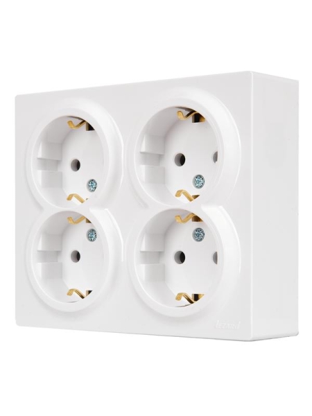 Розетка 4-м ОП LETO с заземл. закрытый корпус ПБТ бел. LEZARD 752-0200-127BDP Розетка 4-м ОП LETO с заземл. закрытый корпус ПБТ бел. LEZARD 752-0200-127BDP