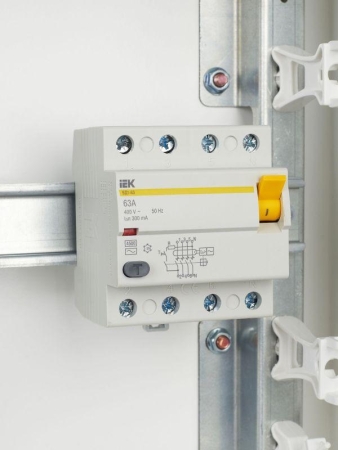Выключатель дифференциального тока (УЗО) 4п 63А 300мА тип AC ВД1-63 KARAT IEK MDV10-4-063-300