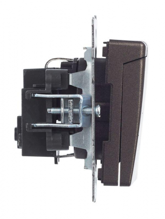 Розетка BRITE РСбш10-3-БрТБ 16А IP20 с заземл. защ. шторки с крышкой механизм бронза IEK BR-R16-16-K45 Розетка BRITE РСбш10-3-БрТБ 16А IP20 с заземл. защ. шторки с крышкой механизм бронза IEK BR-R16-16-K45