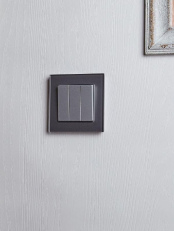 Выключатель 3-кл. СП BRITE ВС10-3-0-БрА 10А механизм алюм. IEK BR-V30-0-10-K47