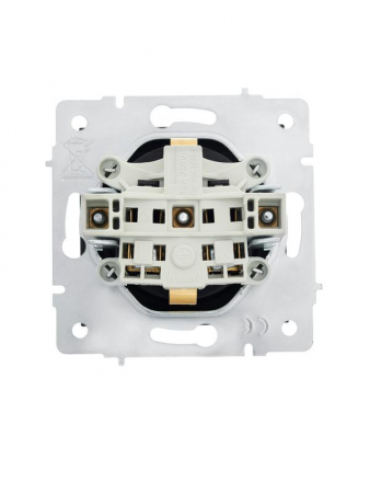 Розетка 1-м СП Vesna с заземл. с крышкой ПБТ механизм черн. бархат LEZARD 742-4288-123B Розетка 1-м СП Vesna с заземл. с крышкой ПБТ механизм черн. бархат LEZARD 742-4288-123B