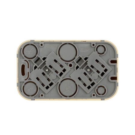 Розетка 2-м ОП Quteo 16А IP20 250В 2х2P+E с заземл. защ. шторки дерево IEK 782287