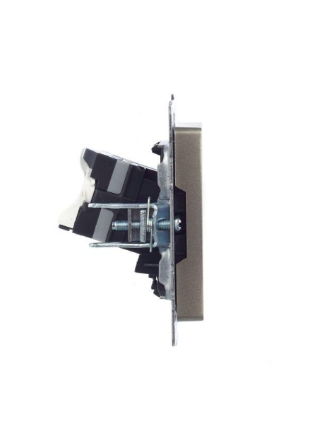 Розетка компьютерная СП RJ45 кат.5E BRITE РК10-БрШ механизм шампань IEK BR-K10-1-K37 Розетка компьютерная СП RJ45 кат.5E BRITE РК10-БрШ механизм шампань IEK BR-K10-1-K37