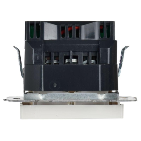 Розетка BRITE РЮш11-1-БрБ 16А с USB A+C 18Вт с заземл. защ. шторки механизм бел. IEK BR-R14-16-U22-018-K01