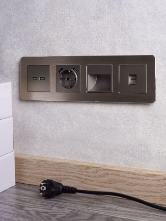 Рамка 4-м BRITE РУ-4-1-Бр метал. шампань RE AL IEK BR-M42-M-21-K37