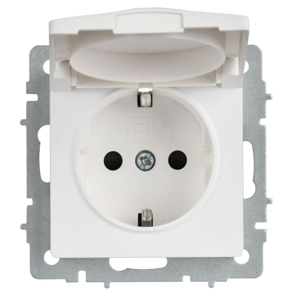 Розетка BRITE РСбш10-3-БрАБ 16А IP20 с заземл. защ. шторки с крышкой механизм арктич. бел. IEK BR-R16-16-K91