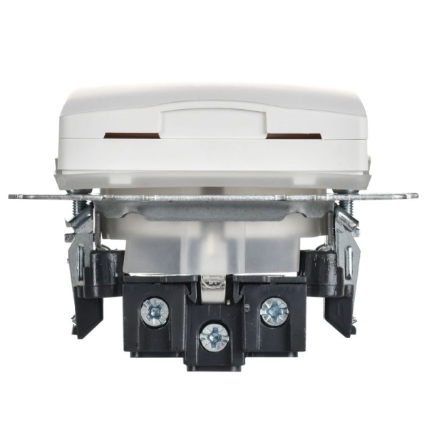 Розетка BRITE РСбш10-3-44-БрАБ 16А IP44 с заземл. защ. шторки с крышкой механизм арктич. бел. IEK BR-R16-16-44-K91