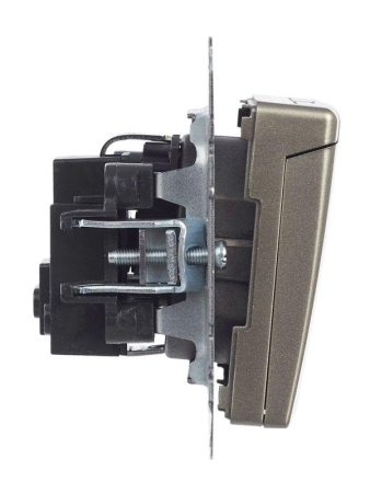 Розетка BRITE РСбш10-3-БрШ 16А IP20 с заземл. защ. шторки с крышкой механизм шампань IEK BR-R16-16-K37