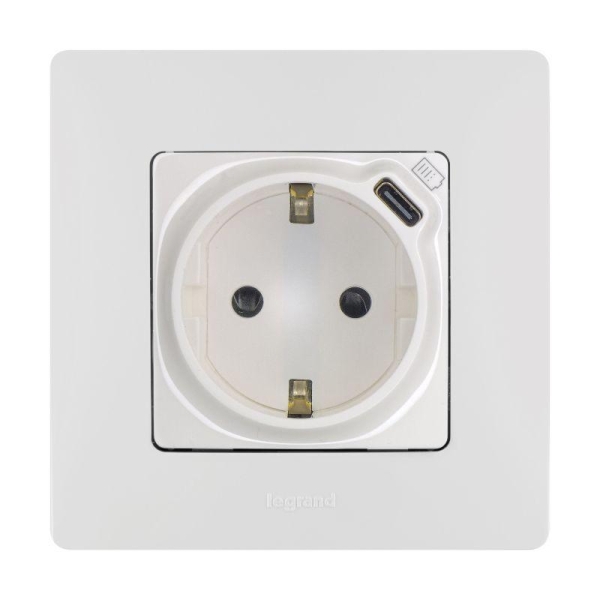 Розетка USB C Etika 16А 250В 1500мА 7.5Вт с заземл. защ. шторки безвинт. зажимы бел. IEK 672288 Розетка USB C Etika 16А 250В 1500мА 7.5Вт с заземл. защ. шторки безвинт. зажимы бел. IEK 672288