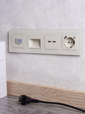 Подсветка светодиодная BRITE встраив. ПЛ20-БрКр механизм беж. IEK BR-FL20-K10 Подсветка светодиодная BRITE встраив. ПЛ20-БрКр механизм беж. IEK BR-FL20-K10