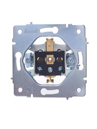 Розетка 1-м СП Vesna с заземл. ПБТ механизм крем. LEZARD 742-0388-122B Розетка 1-м СП Vesna с заземл. ПБТ механизм крем. LEZARD 742-0388-122B