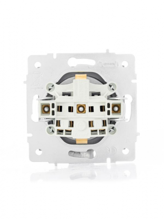 Розетка 1-м СП Vesna с заземл. с крышкой ПБТ механизм платина LEZARD 742-3588-123B Розетка 1-м СП Vesna с заземл. с крышкой ПБТ механизм платина LEZARD 742-3588-123B