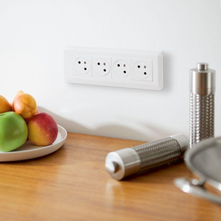 Рамка 8мод. Mosaic бел. Leg 078818L Рамка 8мод. Mosaic бел. Leg 078818L