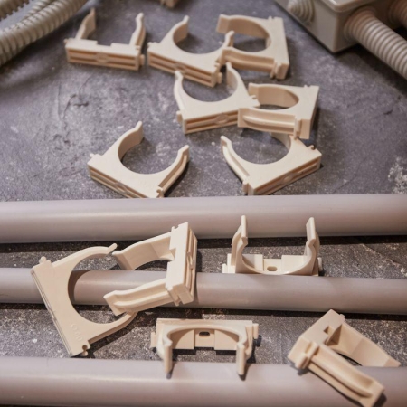 Держатель для труб (клипса) d40мм для монтажного пистолета бел. Rexant 28-0440-3