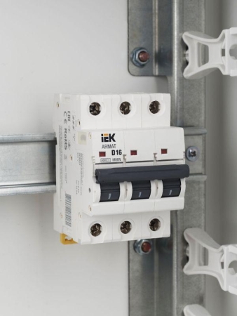 Выключатель автоматический модульный 3п D 16А M06N ARMAT IEK AR-M06N-3-D016 Выключатель автоматический модульный 3п D 16А M06N ARMAT IEK AR-M06N-3-D016