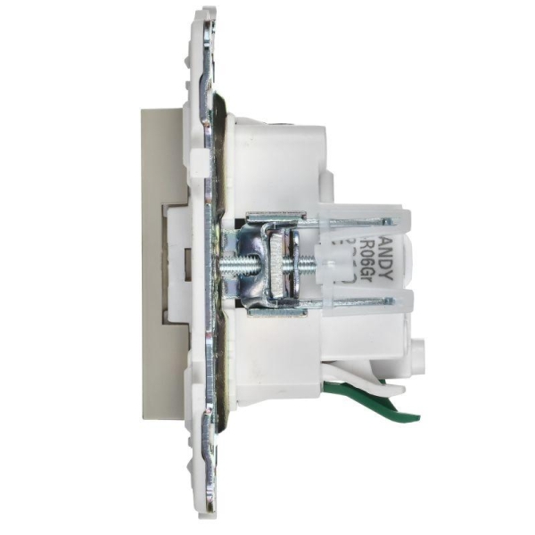 Розетка SKANDY 16А с заземл. защ. шторки безвинт. крепл. SK-R06B беж. IEK SK-R14-16-1-K10