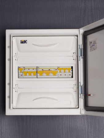 Выключатель автоматический модульный 3п D 63А 10кА ВА47-100 KARAT IEK MVA40-3-063-D Выключатель автоматический модульный 3п D 63А 10кА ВА47-100 KARAT IEK MVA40-3-063-D