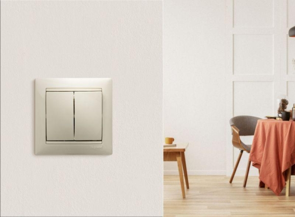 Выключатель 2-кл. СП Valena 10А IP31 250В механизм сл. кость IEK 774305 Выключатель 2-кл. СП Valena 10А IP31 250В механизм сл. кость IEK 774305