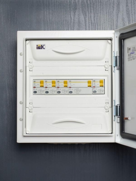 Выключатель дифференциального тока (УЗО) 4п 40А 300мА тип AC ВД1-63 KARAT IEK MDV10-4-040-300 Выключатель дифференциального тока (УЗО) 4п 40А 300мА тип AC ВД1-63 KARAT IEK MDV10-4-040-300