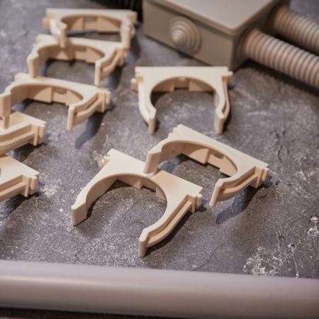 Держатель для труб (клипса) d50мм для монтажного пистолета бел. Rexant 28-0450-3