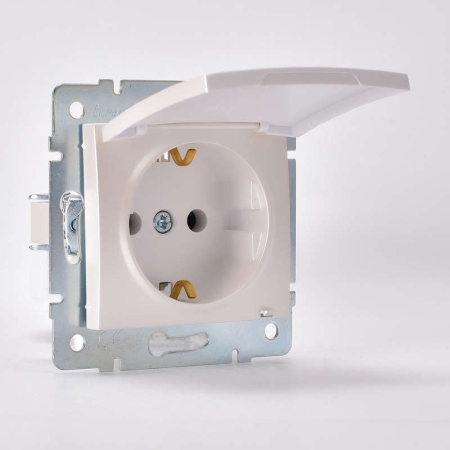 Розетка 1-м СП Karina с заземл. с крышкой термопласт механизм жемчуж./бел. перламутр. LEZARD 707-3088-123B Розетка 1-м СП Karina с заземл. с крышкой термопласт механизм жемчуж./бел. перламутр. LEZARD 707-3088-123B