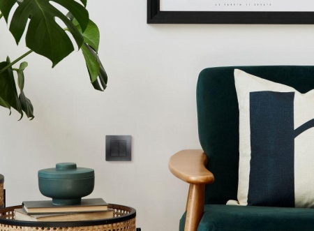 Выключатель 2-кл. СП Etika 10А IP20 250В 10AX авт. зажимы механизм антрацит IEK 672602