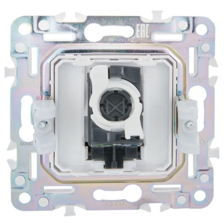 Розетка компьютерная RJ45 кат.5E SKANDY SK-K01B беж. IEK SK-K10-1-K10 Розетка компьютерная RJ45 кат.5E SKANDY SK-K01B беж. IEK SK-K10-1-K10
