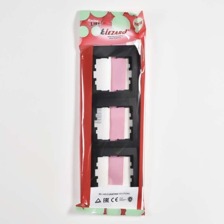 Рамка 3-м Karina Life вертикал. черн. бархат LEZARD 708-4200-153 Рамка 3-м Karina Life вертикал. черн. бархат LEZARD 708-4200-153