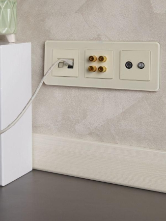 Розетка компьютерная двойн. СП RJ45 кат.6 BRITE РК11-2-БрКр механизм беж. IEK BR-K20-2-K10 Розетка компьютерная двойн. СП RJ45 кат.6 BRITE РК11-2-БрКр механизм беж. IEK BR-K20-2-K10