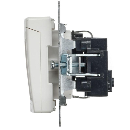 Розетка BRITE РСбш10-3-БрБ 16А IP20 с заземл. защ. шторки с крышкой механизм бел. IEK BR-R16-16-K01 Розетка BRITE РСбш10-3-БрБ 16А IP20 с заземл. защ. шторки с крышкой механизм бел. IEK BR-R16-16-K01