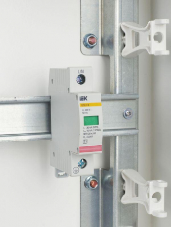 Ограничитель перенапряжения ОПС1-B 1P KARAT IEK MOP20-1-B