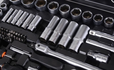 Набор инструментов 1/2дюйм 1/4дюйм CrV в кейсе 151 предмет Вихрь 73/6/7/9