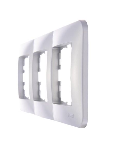 Рамка 3-м Karina Life горизонт. матов. серебр. LEZARD 708-4300-148 Рамка 3-м Karina Life горизонт. матов. серебр. LEZARD 708-4300-148