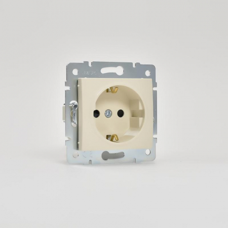 Розетка 1-м СП Karina с заземл. защ. шторки термопласт механизм крем. LEZARD 707-0388-124B Розетка 1-м СП Karina с заземл. защ. шторки термопласт механизм крем. LEZARD 707-0388-124B