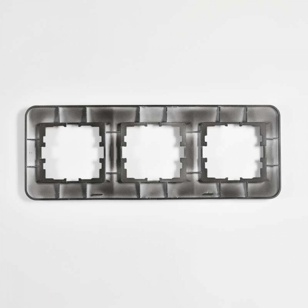 Рамка 3-м Karina Life горизонт. черн. бархат LEZARD 708-4200-148 Рамка 3-м Karina Life горизонт. черн. бархат LEZARD 708-4200-148