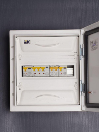 Выключатель автоматический дифференциального тока 4п (3P+N) C 32А 30мА тип A 6кА АВДТ-34 KARAT IEK MAD22-6-032-C-30 Выключатель автоматический дифференциального тока 4п (3P+N) C 32А 30мА тип A 6кА АВДТ-34 KARAT IEK MAD22-6-032-C-30