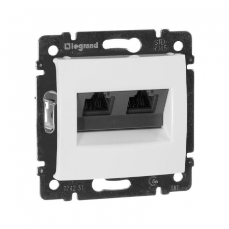 Розетка компьютерная 2-м СП Valena RJ45 кат.5E UTP на захватах механизм бел. Leg 774231 Розетка компьютерная 2-м СП Valena RJ45 кат.5E UTP на захватах механизм бел. Leg 774231