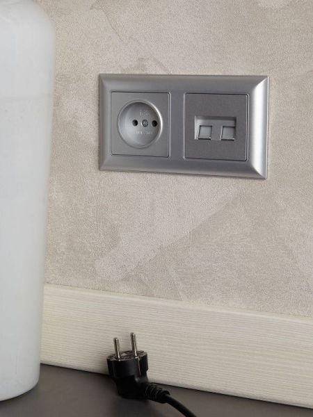 Рамка 2-м BRITE РУ-2-Бр алюм./алюм. IEK BR-M22-12-K47 Рамка 2-м BRITE РУ-2-Бр алюм./алюм. IEK BR-M22-12-K47